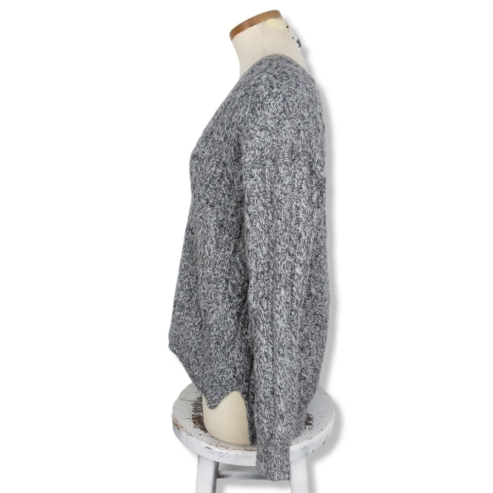 Vince V-Neck Chunky Knit Sweater in Heathered Grey Size XS - Picture 4 of 9